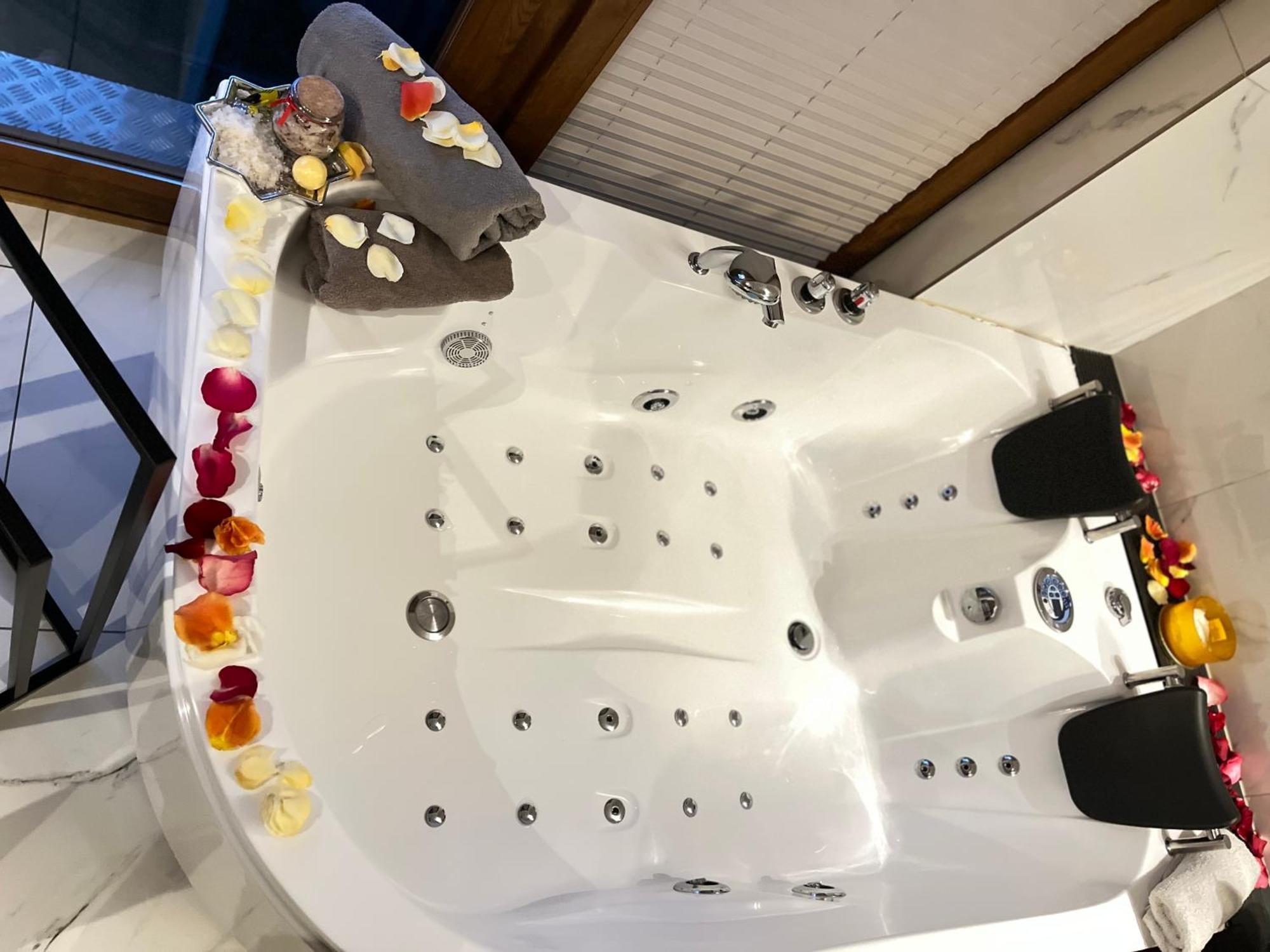 קרקוב Jacuzzi Rakowicka Top Apartments מראה חיצוני תמונה