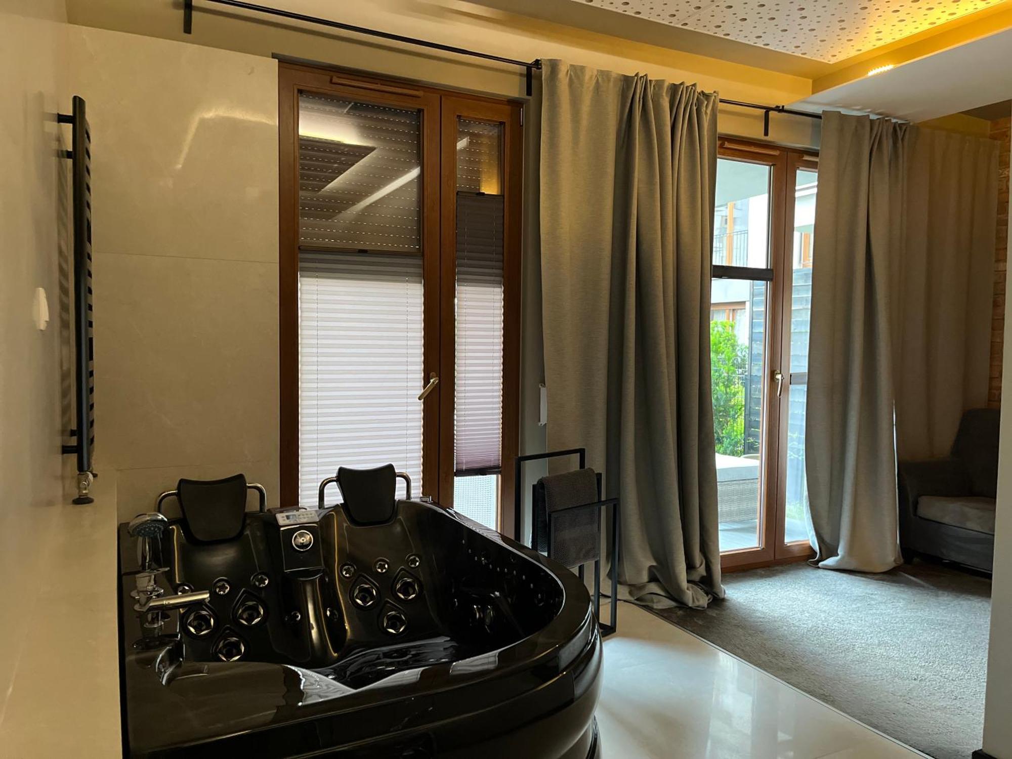 קרקוב Jacuzzi Rakowicka Top Apartments מראה חיצוני תמונה