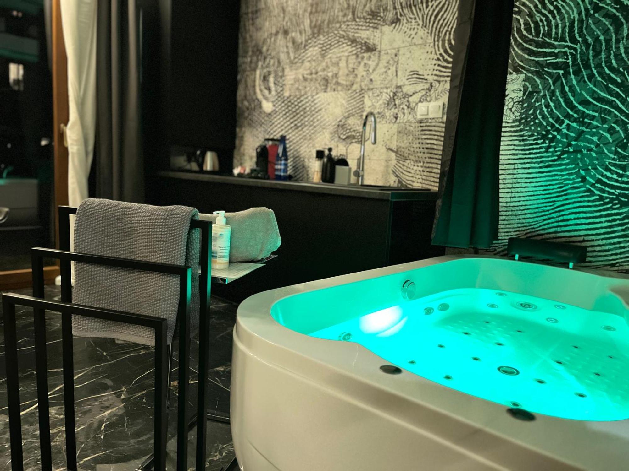 קרקוב Jacuzzi Rakowicka Top Apartments מראה חיצוני תמונה